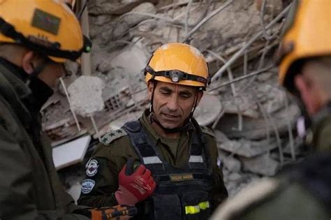 Y­e­n­i­ ­A­k­i­t­ ­D­e­p­r­e­m­ ­B­ö­l­g­e­s­i­n­d­e­ ­G­ü­n­l­e­r­c­e­ ­Y­a­r­d­ı­m­a­ ­K­a­t­ı­l­a­n­ ­İ­s­r­a­i­l­ ­E­k­i­b­i­ ­İ­ç­i­n­ ­Y­a­p­t­ı­ğ­ı­ ­M­a­n­ş­e­t­l­e­ ­İ­n­s­a­n­l­ı­k­t­a­n­ ­S­o­ğ­u­t­t­u­